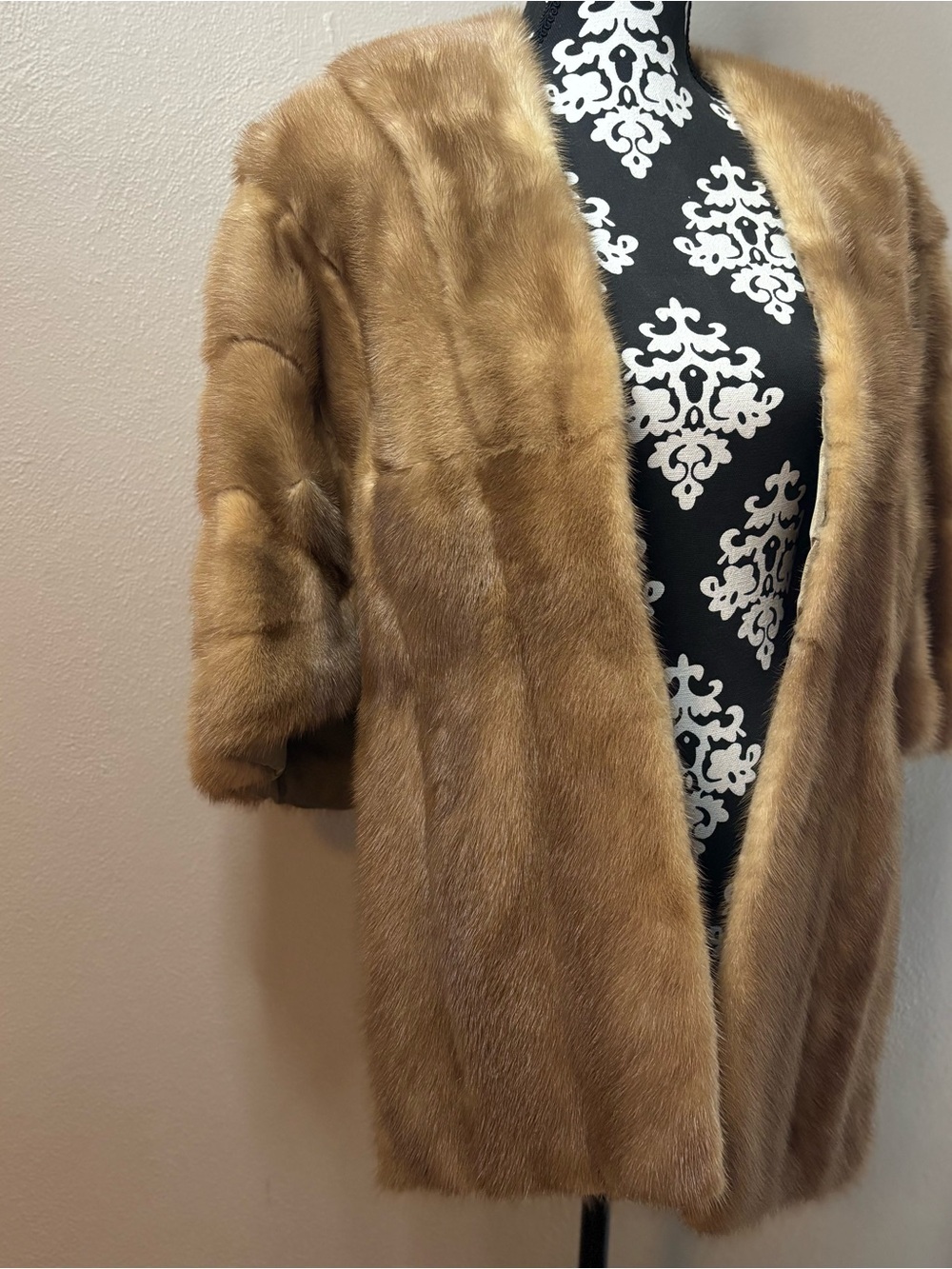 Vintage D’Jimas Furs Mink Shaw Cape Honey Brown One Size
